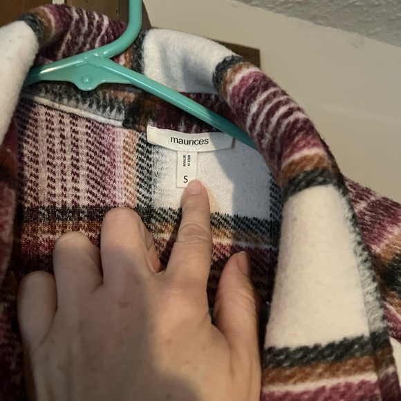 Maurice’s Shacket - Picture 3 of 3